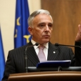 Mugur Isărescu