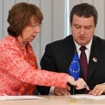 premierul sarb si catherine ashton