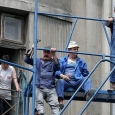 muncitori români exploataţi
