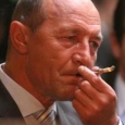 basescu fumeaza