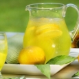apa cu lamaie 