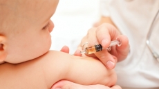 bebeluș.vaccin