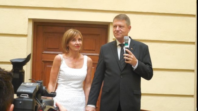 Klaus Iohannis şi soţia sa