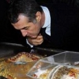 Gogo Becali la mormantul lui Arsenie Boca