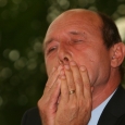 Basescu in lacrimi 2