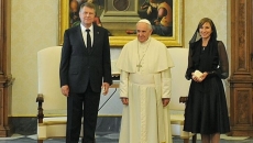 Cuplul prezidenţial alături de Papa Francisc