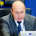 Europarlamentarul Traian Băsescu afirmă cu pensionarii sunt batjocoriţi şi înşelaţi