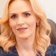 Gabriela Firea îl acuză pe Nicuşor Dan