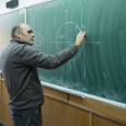 Profesorii vor preda şi pentru copiii din clasă, cât şi online pentru cei de acasă