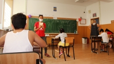 Salvaţi Copiii România face apel pentru o strângere de fonduri pentru achiziţia de tablete şcolare